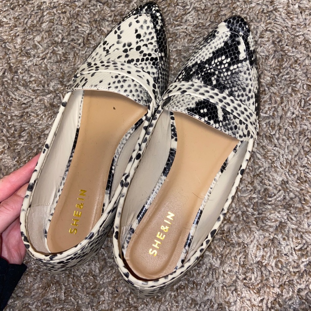 Snake flats